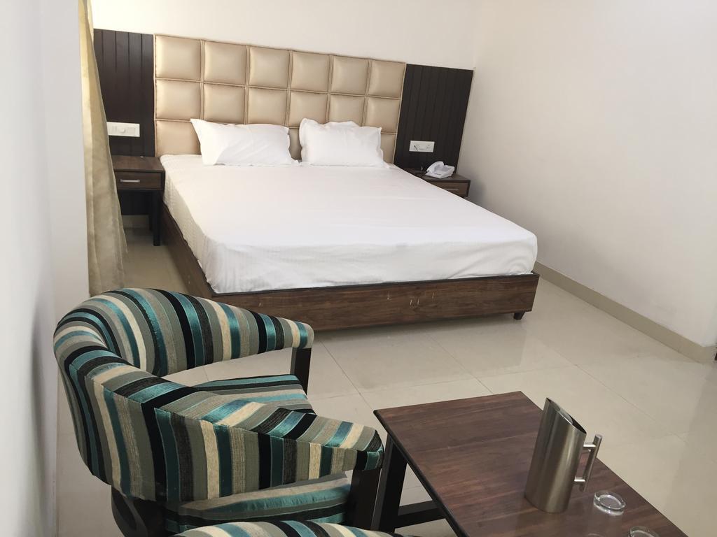 Hotel Rv Regency Amritsar Eksteriør billede